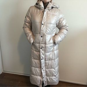 Cream long puffer coat 🧥